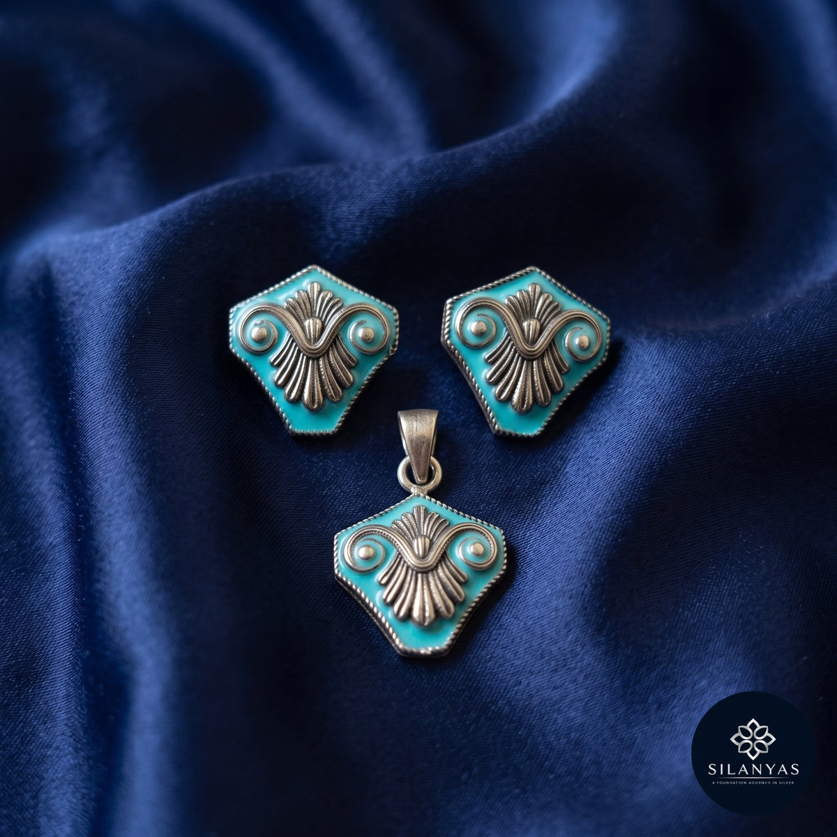 Neel Viraasat 925 Sterling Silver Enamel Pendant Set – Tribal Collection