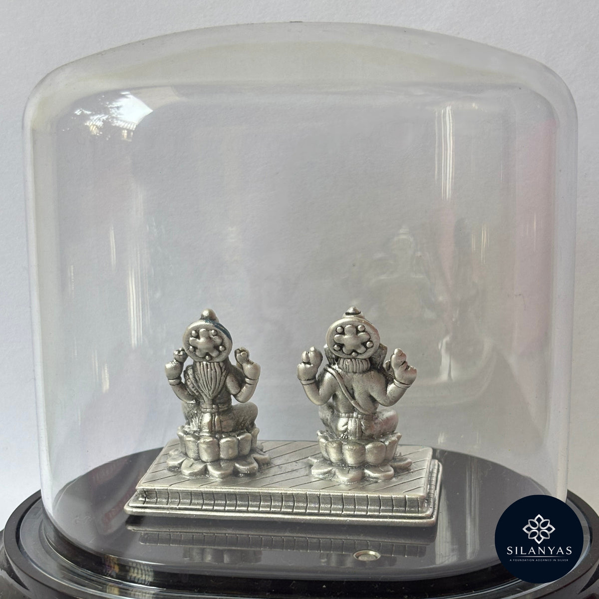 Shubh Lakshmi Ganesh 3D Idol – 999 Silver with Transparent Dome.