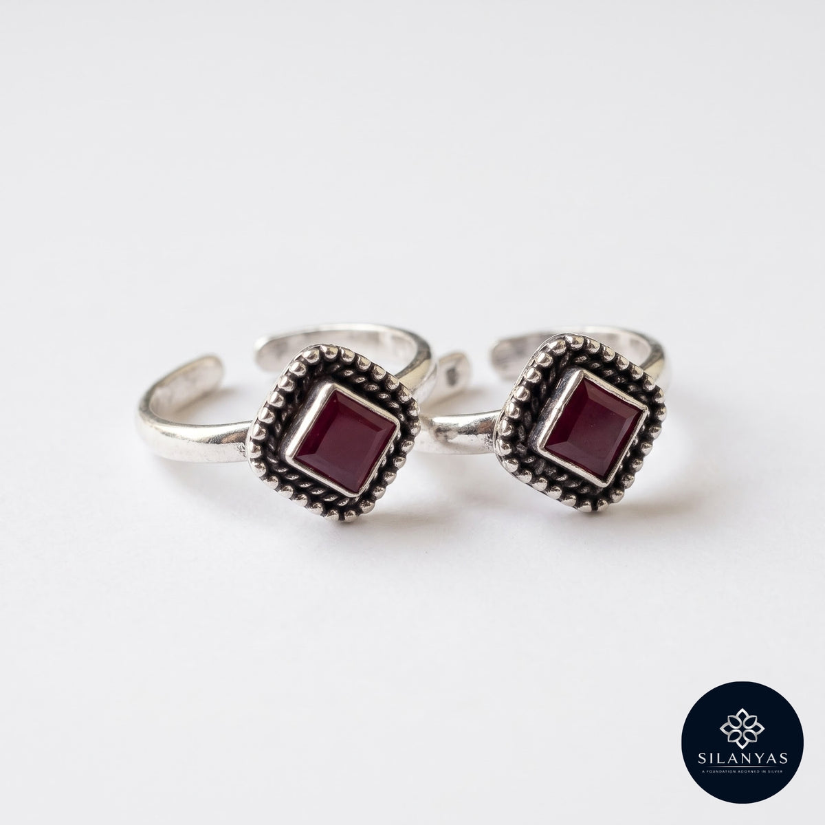Gulnaar 925 Silver Synthetic Gemstone Toe Rings – Gulnaar Collection