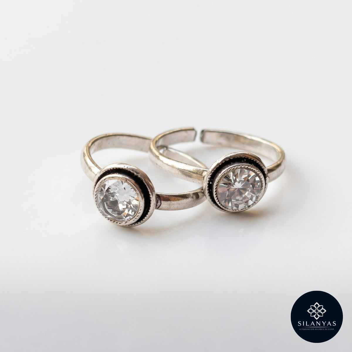 Noor 925 Silver Synthetic Gemstone Toe Rings