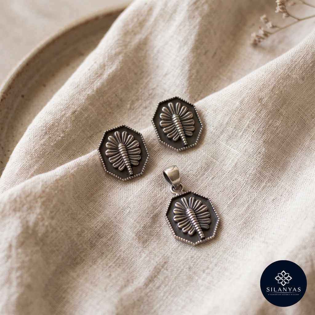 Prakriti Rekha 925 Sterling Silver Pendant Set - Tribal Collection