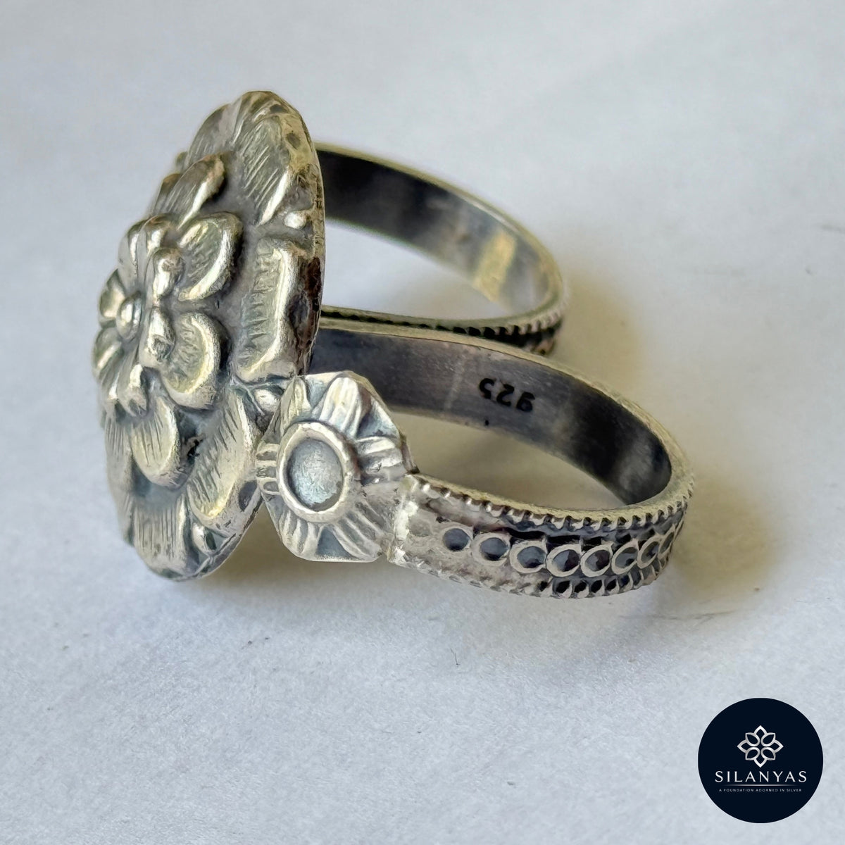 Double Bloom 925 Sterling Silver Adjustable Double-Finger Ring – Tribal Heritage