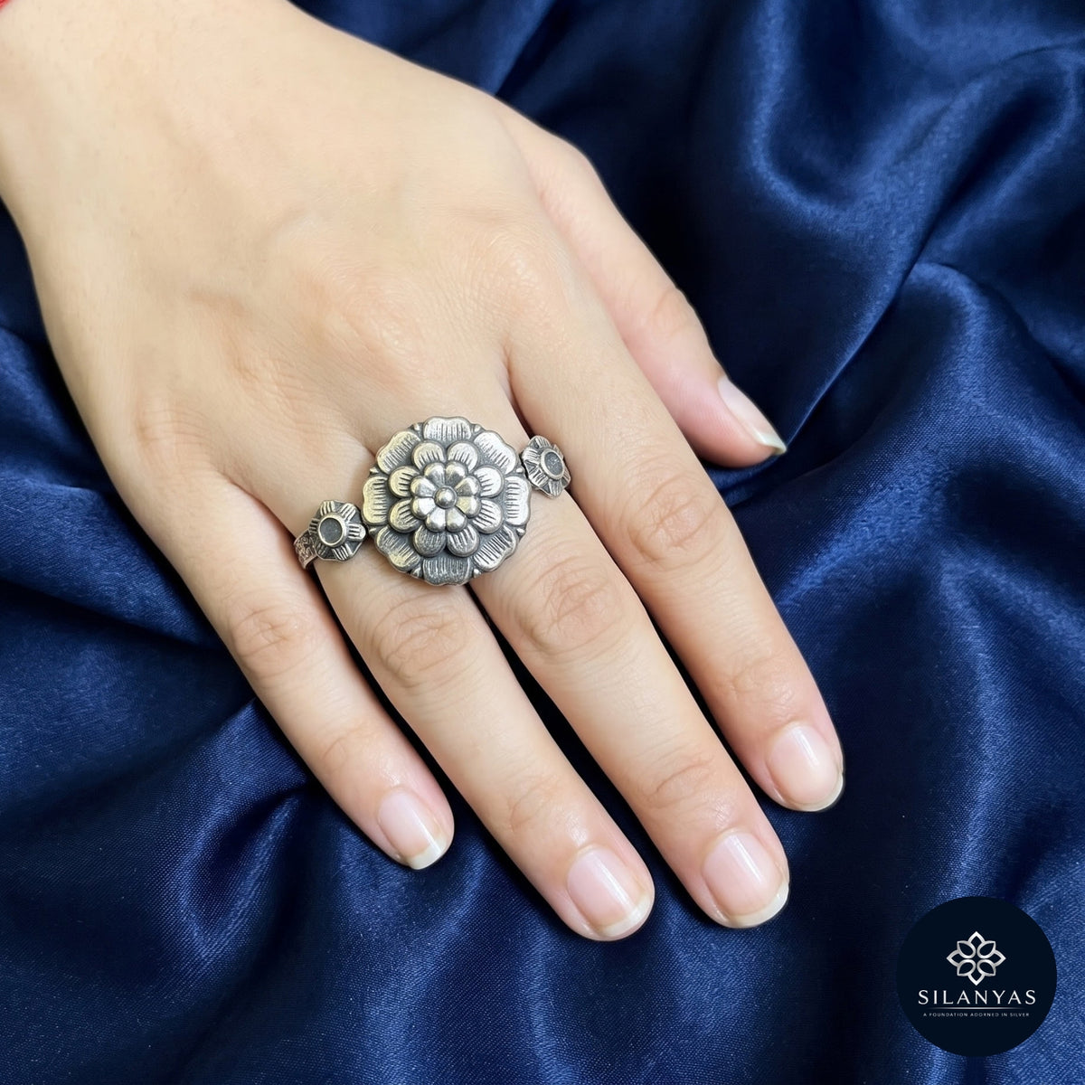 Double Bloom 925 Sterling Silver Adjustable Double-Finger Ring – Tribal Heritage