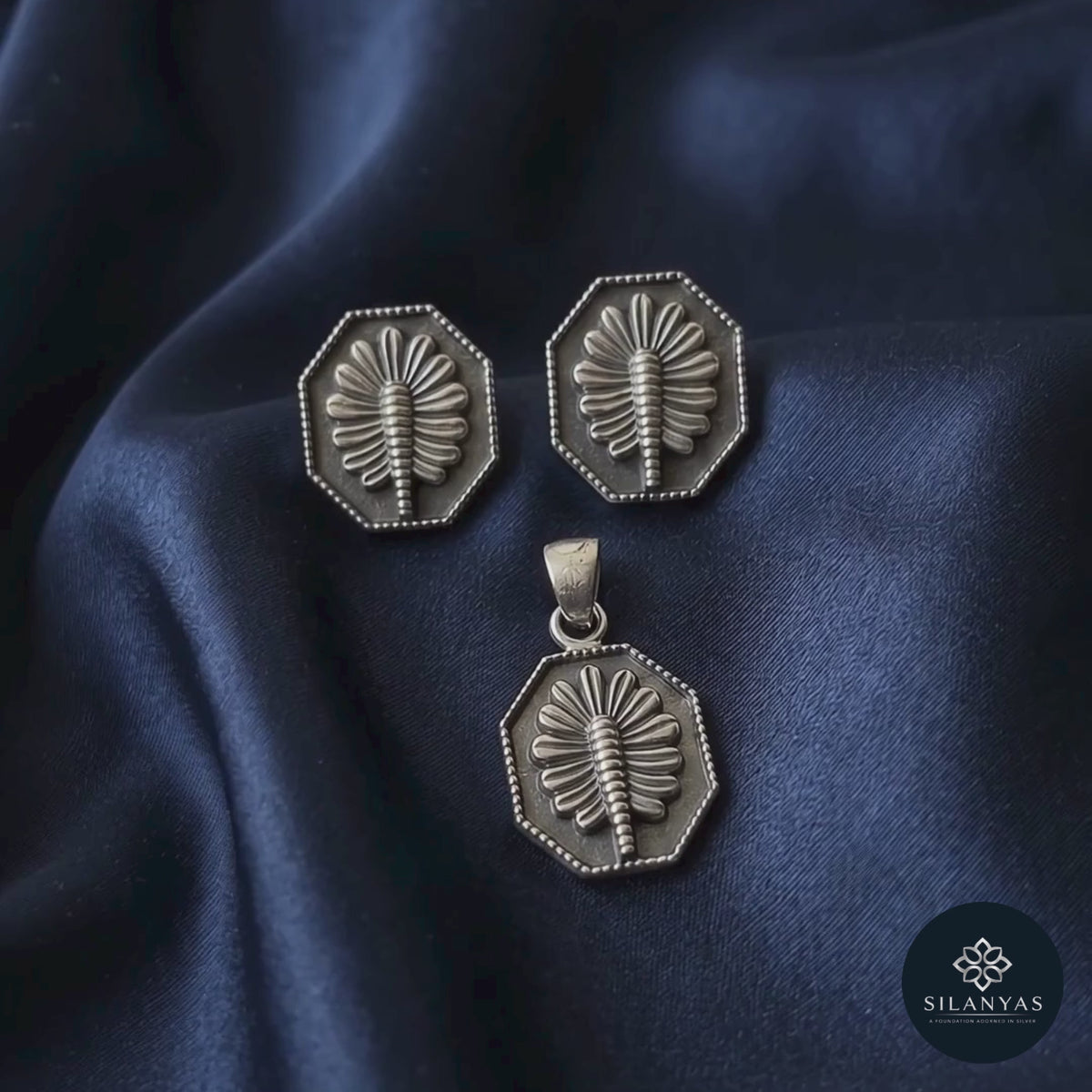 Prakriti Rekha 925 Sterling Silver Pendant Set - Tribal Collection