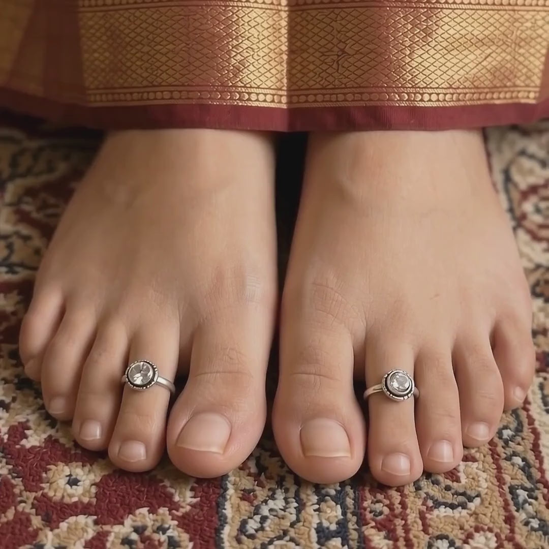 Noor 925 Silver Synthetic Gemstone Toe Rings